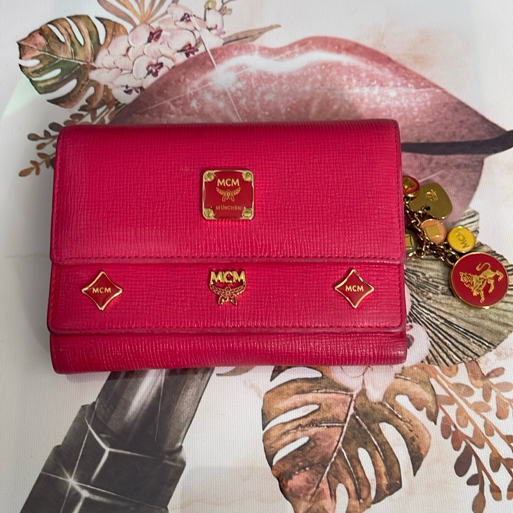 MCM Short Trifold Wallet W/ Charm